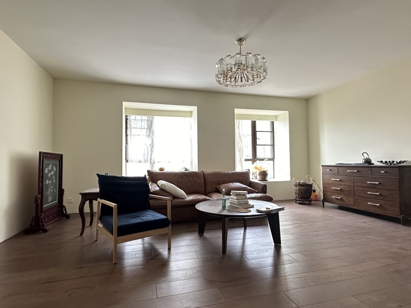 3室2廳2陽臺(tái) 紅星國際檀宮客廳