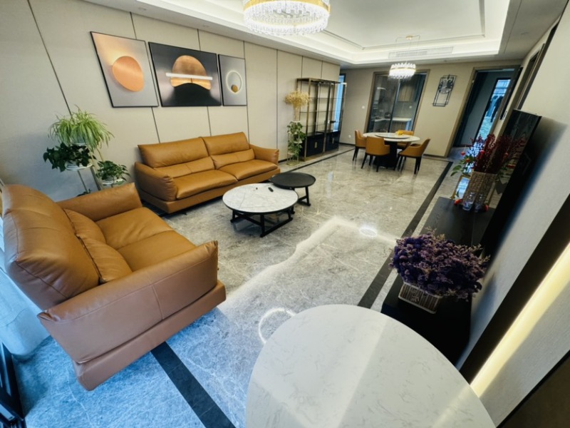 4室2廳2陽臺 華夏四季一期客廳