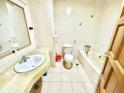 3室2廳2陽(yáng)臺(tái) 江東花園四季園