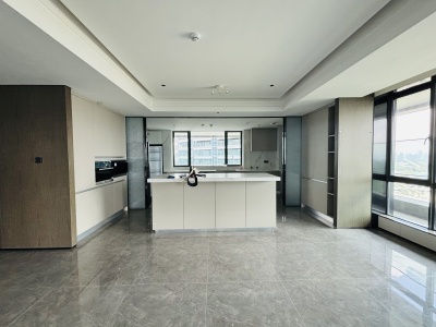 4室2廳2陽(yáng)臺(tái) 山海灣8號(hào)