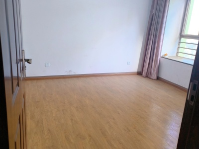 4室2廳2陽臺(tái) 天驕北麓北區(qū)