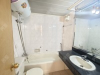 4室2廳1陽臺 金星小區(qū)衛(wèi)生間