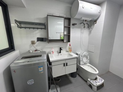 1室1廳1陽臺(tái) 海倫堡中央廣場(chǎng)