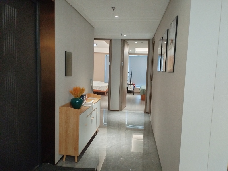 4室2廳1陽(yáng)臺(tái) 山海灣8號(hào)門(mén)廳