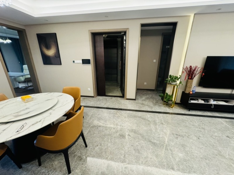 4室2廳2陽臺 華夏四季一期門廳