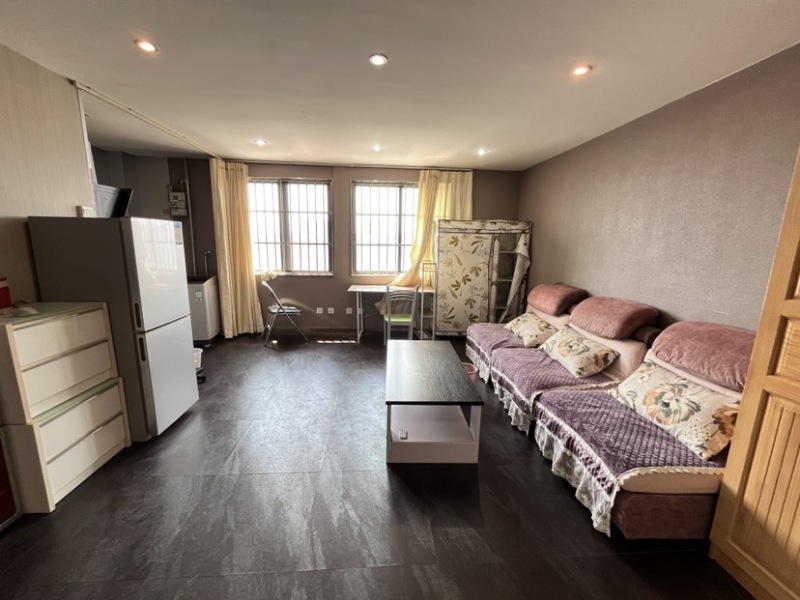 1室1廳1陽臺 濱江俊園回遷組團(tuán)客廳