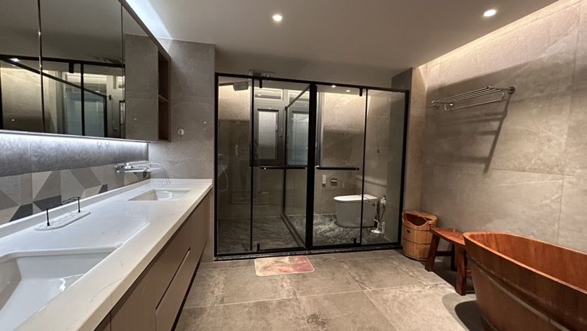 7室2廳3陽(yáng)臺(tái) 滇池衛(wèi)城悅湖郡別墅客廳