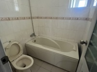 4室2廳2陽臺 愛地花園衛(wèi)生間