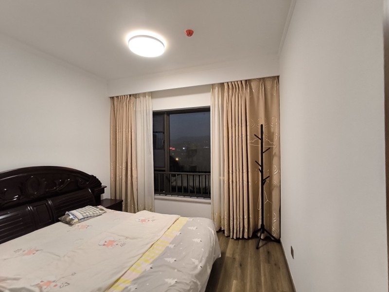 4室2廳2陽臺(tái) 俊發(fā)城茉莉苑臥室