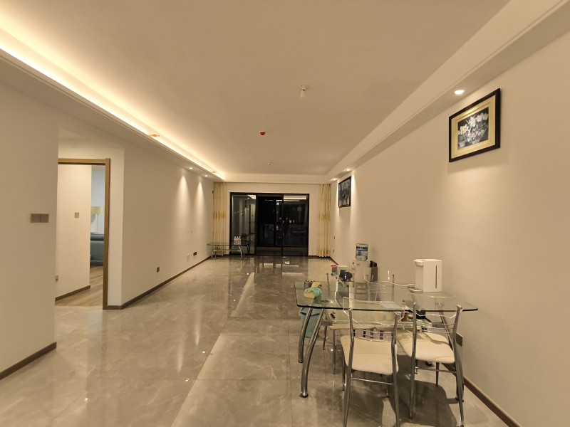 4室2廳2陽臺(tái) 俊發(fā)城茉莉苑客廳