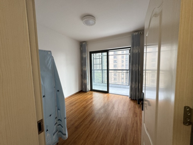 2室2廳1陽(yáng)臺(tái) 恒大云報(bào)華府臥室