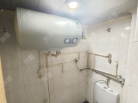 4室2廳1陽臺 金星小區(qū)衛(wèi)生間