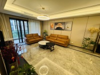 4室2廳2陽臺 華夏四季一期客廳