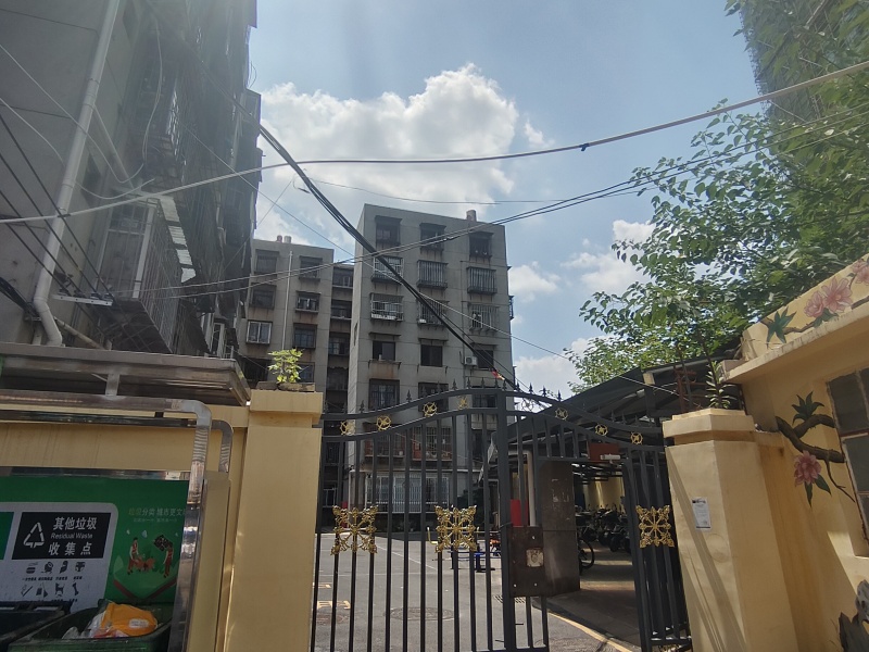 2室2廳1陽臺 大樹營市政府第二辦公小區(qū)自家花園