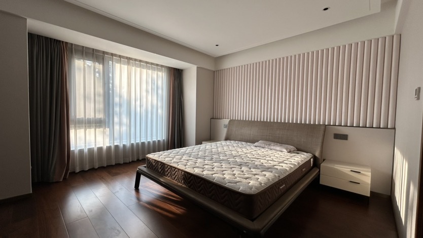 7室2廳3陽(yáng)臺(tái) 滇池衛(wèi)城悅湖郡別墅臥室