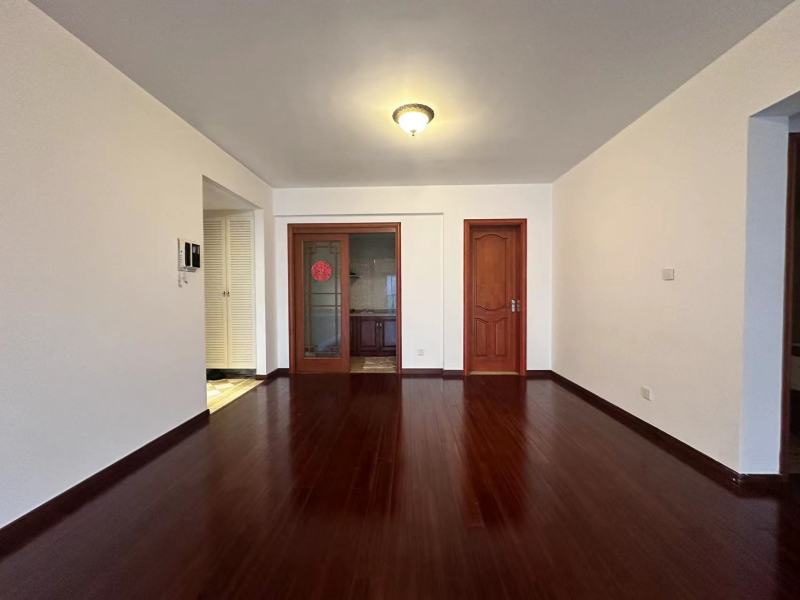 4室2廳2陽(yáng)臺(tái) 金域緹香餐廳