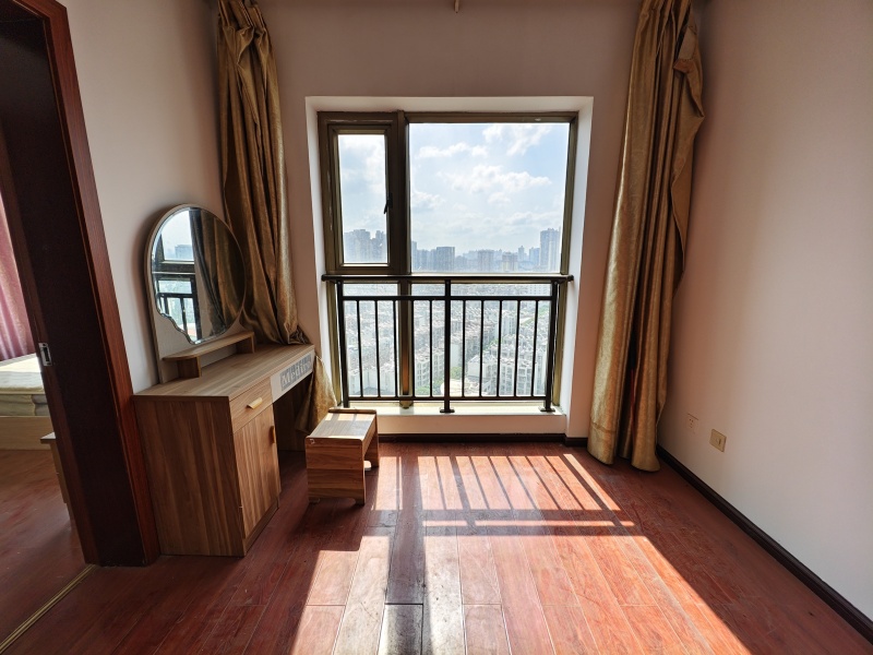 2室2廳1陽臺(tái) 候谷花園陽臺(tái)