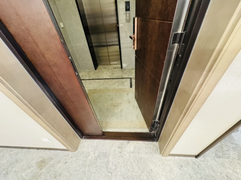 4室2廳2陽臺 華夏四季一期門廳