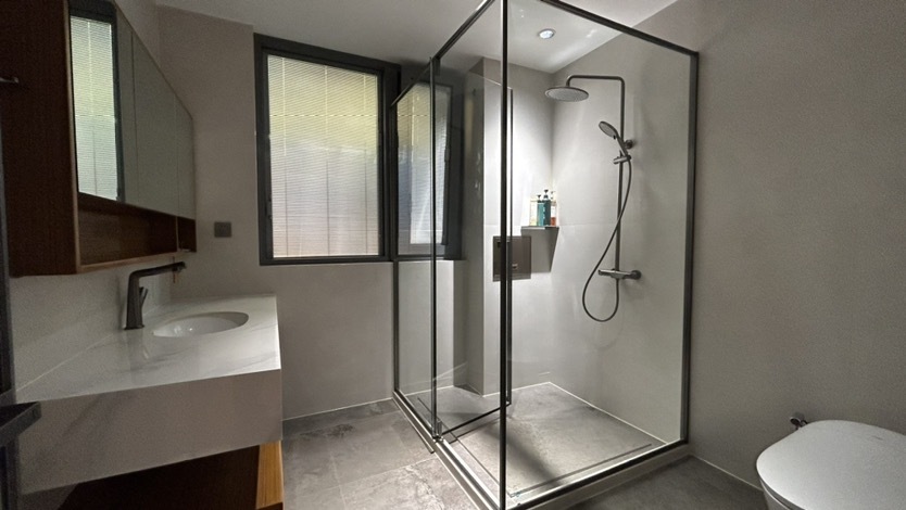 7室2廳3陽(yáng)臺(tái) 滇池衛(wèi)城悅湖郡別墅客廳