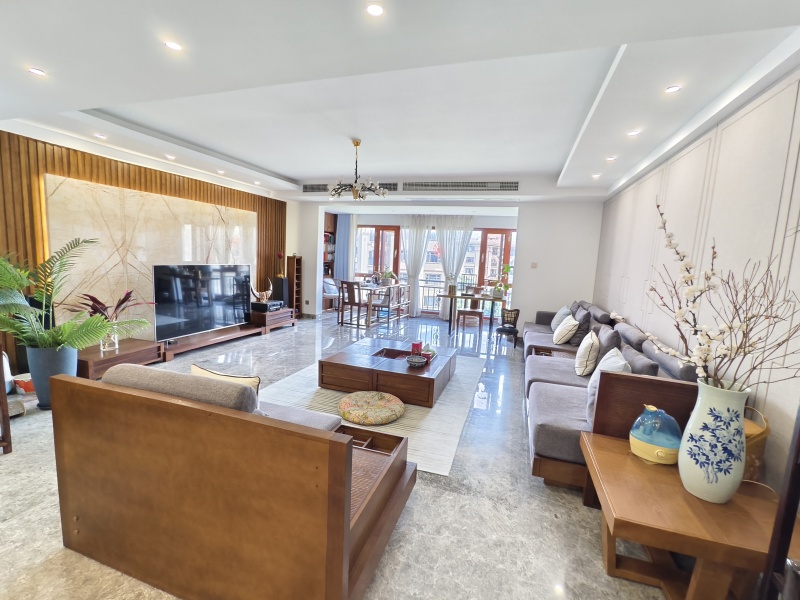 4室2廳2陽臺 珊瑚郡天泰客廳