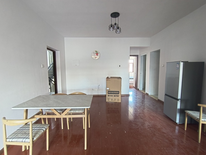 3室2廳3陽臺 西南海F地塊餐廳