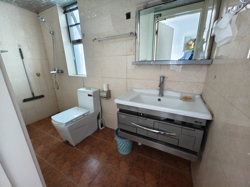 2室1廳1陽臺(tái) 候谷花園衛(wèi)生間