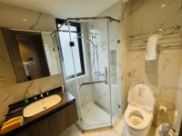 4室2廳2陽臺 華夏四季一期衛(wèi)生間