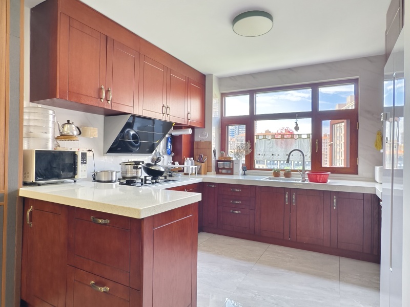 4室2廳2陽臺 珊瑚郡天泰廚房