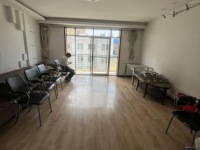 4室2廳2陽臺 愛地花園客廳