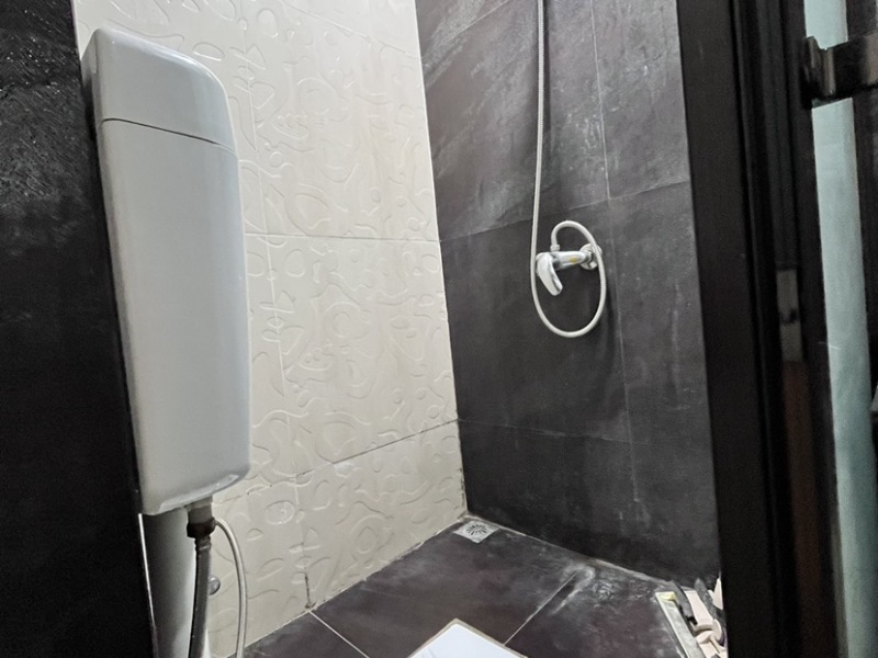 1室1廳1陽臺 濱江俊園回遷組團(tuán)衛(wèi)生間