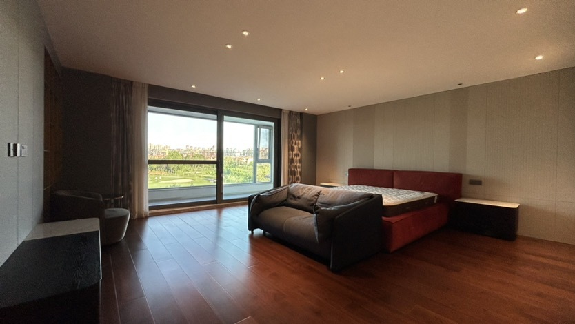 7室2廳3陽(yáng)臺(tái) 滇池衛(wèi)城悅湖郡別墅客廳