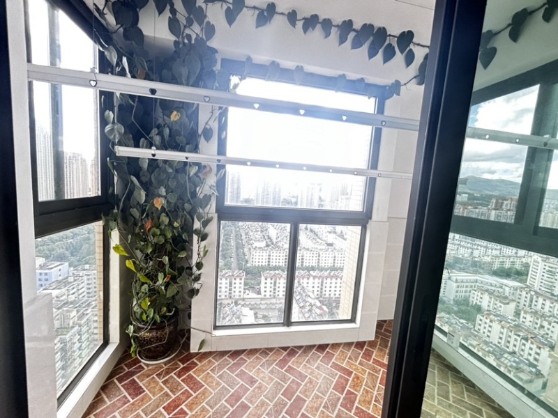 4室2廳2陽臺 同德昆明廣場B區(qū)陽臺