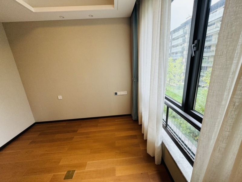 4室2廳2陽臺 華夏四季一期臥室