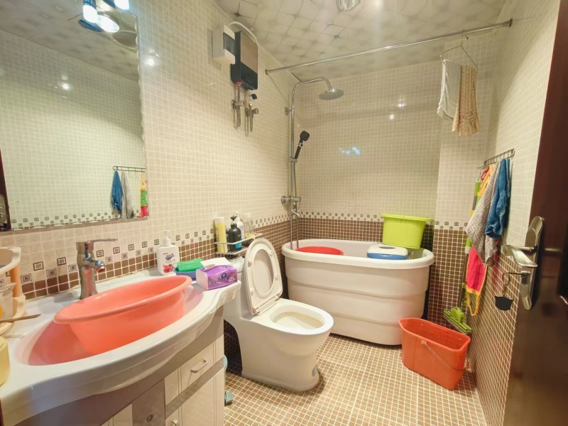 3室2廳1陽臺 候谷花園衛(wèi)生間