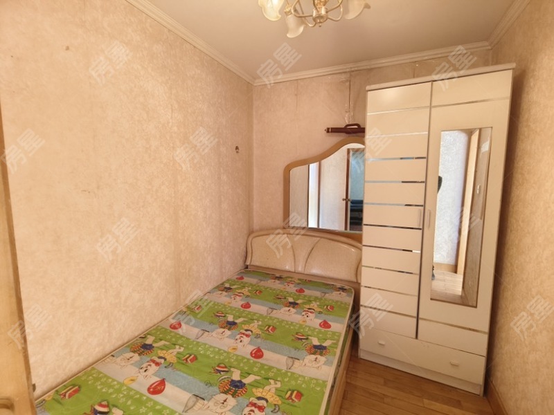 4室2廳1陽臺 金星小區(qū)臥室