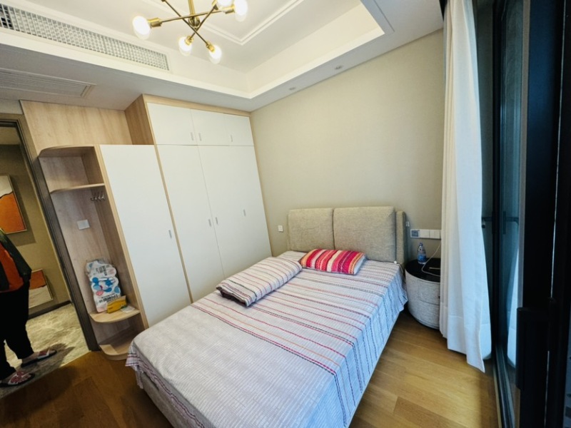 4室2廳2陽臺 華夏四季一期臥室