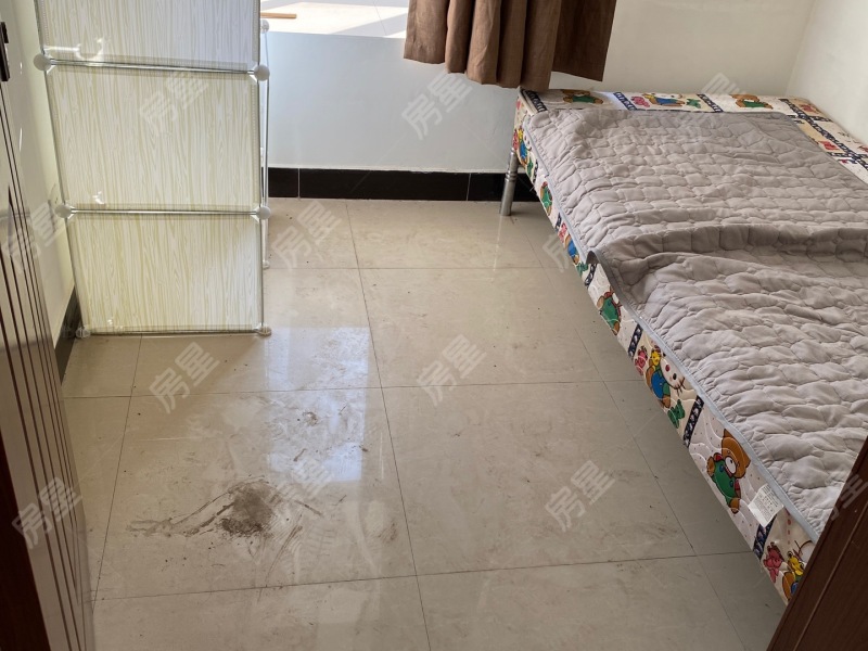 3室2廳1陽(yáng)臺(tái) 盛高大城一期臥室