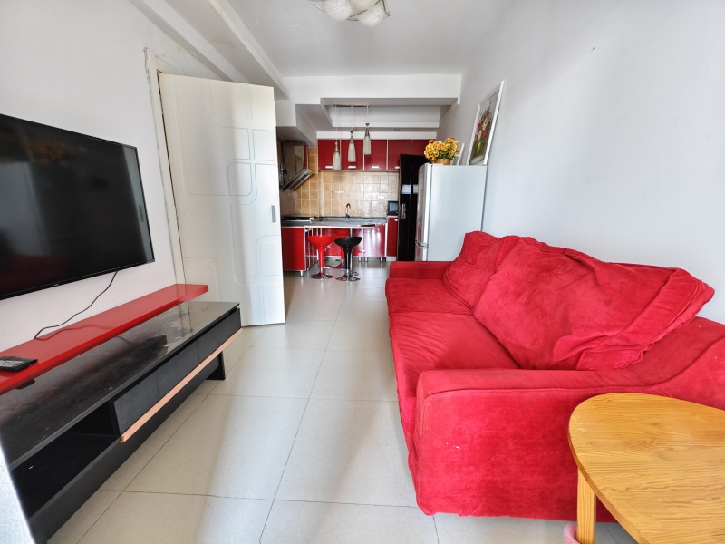 2室1廳1陽臺(tái) 候谷花園客廳