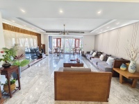 4室2廳2陽臺 珊瑚郡天泰客廳