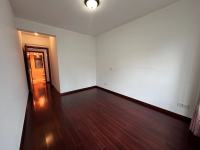 4室2廳2陽(yáng)臺(tái) 金域緹香臥室