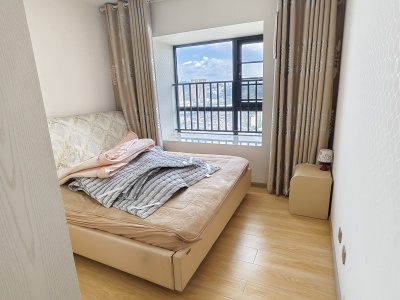 3室2廳2陽臺 金泰國際一期臥室