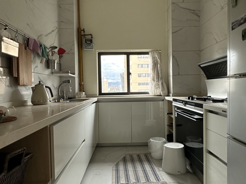 3室2廳2陽臺(tái) 紅星國際檀宮廚房