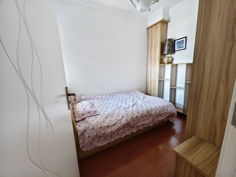 2室1廳1陽臺(tái) 候谷花園臥室