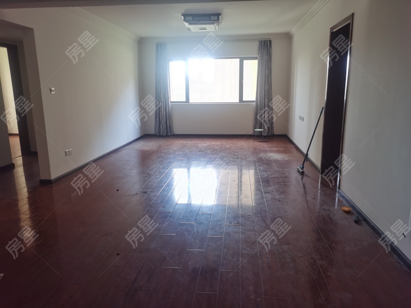 4室2廳1陽臺 保利中心客廳