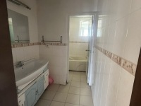 4室2廳2陽臺 愛地花園衛(wèi)生間