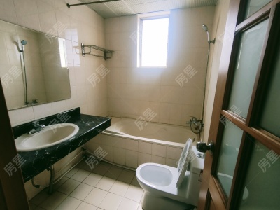 3室2廳1陽臺(tái) 南疆花園