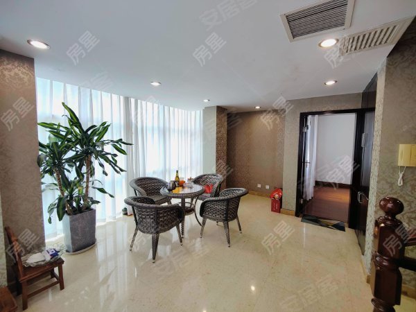 5室3廳3陽臺 滇池高爾夫別墅別墅客廳