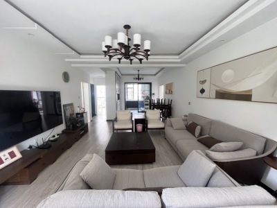 4室2廳1陽(yáng)臺(tái) 世紀(jì)半島橄欖谷