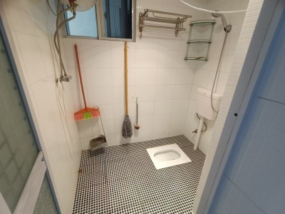 3室2廳1陽臺 五一花園(軍產(chǎn)房)