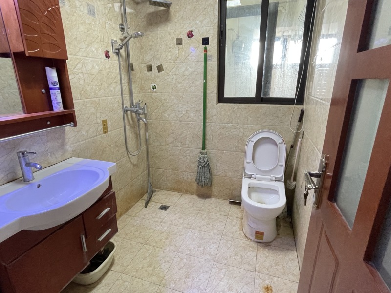 3室2廳 俊發(fā)盛唐城衛(wèi)生間